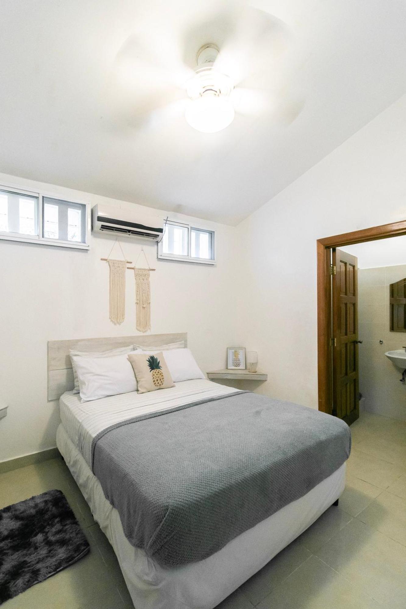 Pineapple House Hotel Bocas Town Luaran gambar